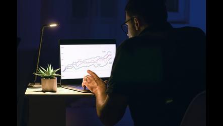 Buying Signals in Sales: How to Identify B2B Buying Intent